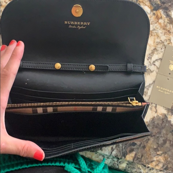 Authentic Burberry bag - Picture 3 of 4